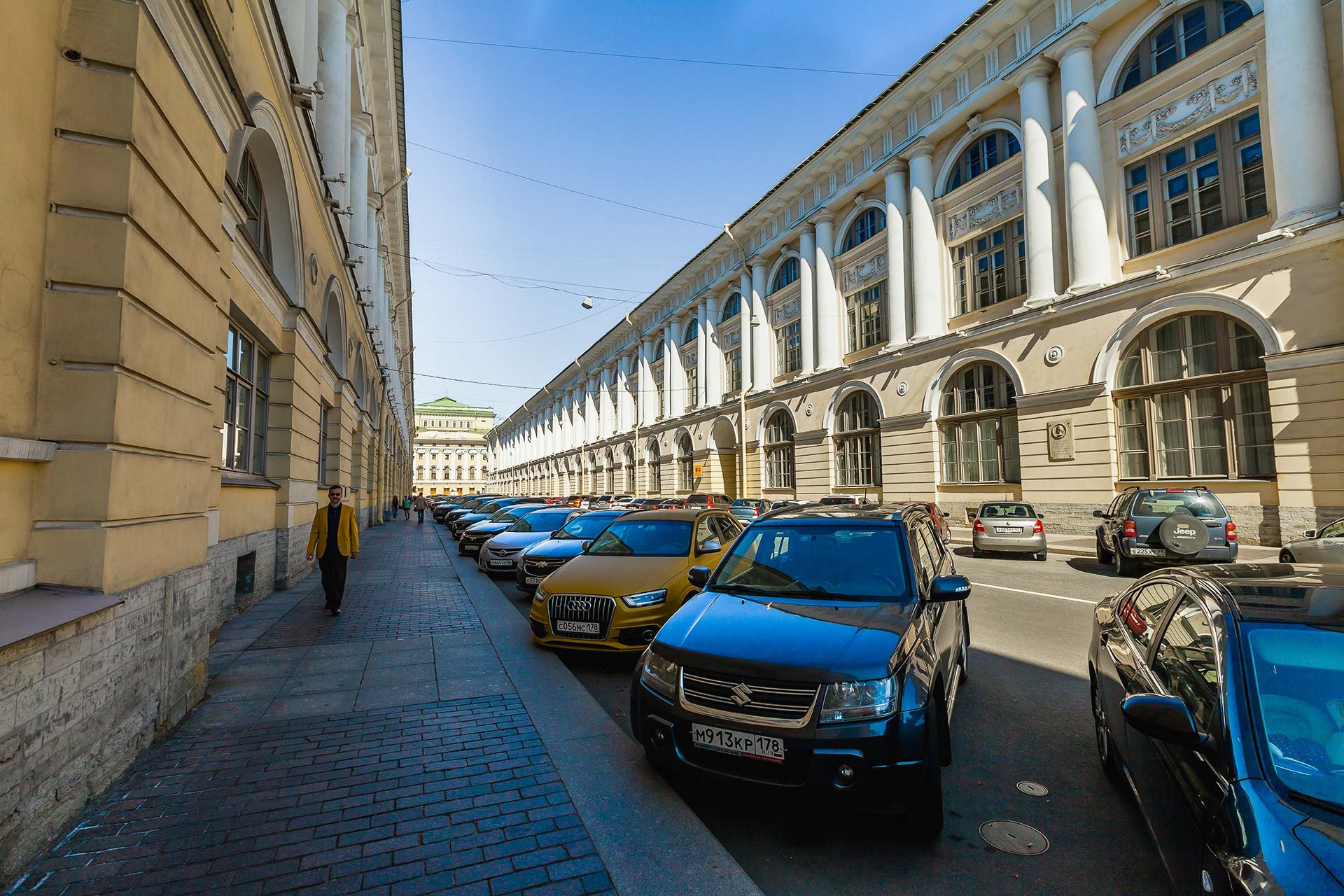 Ул зодчего росси санкт петербург 2. Улица зодчего Росси Санкт-Петербург. Зодчего Росси 2 Санкт-Петербург. Улица зодчего Росси Санкт-Петербург фото.