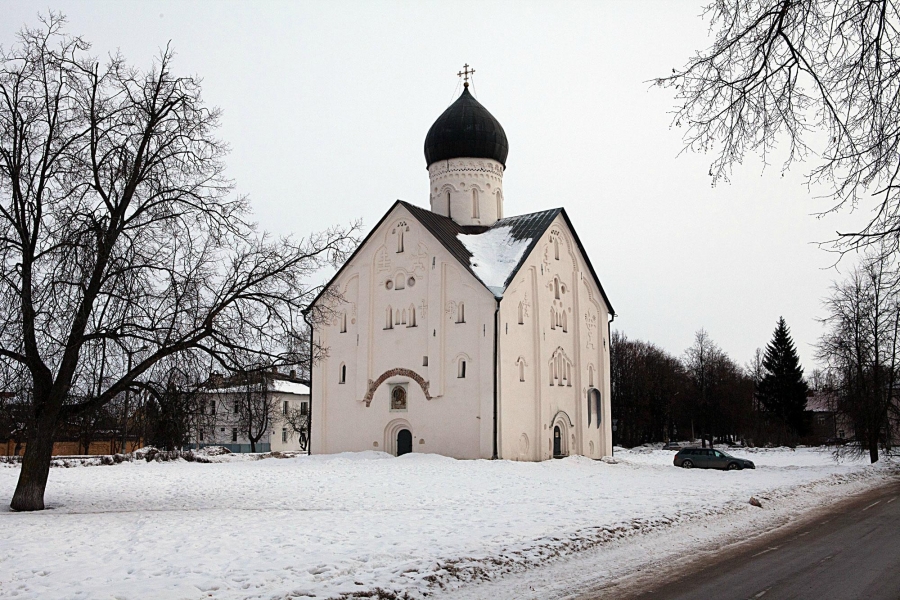 Церковь спаса на ильине великий. Церковь Спаса Преображения в Новгороде. Церковь Спаса Преображения на Ильине улице. Церковь Спаса Преображения на Ильине-улице в Новгороде. 1374.. Церковь Спаса на Ильине улице в Новгороде.